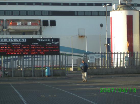 C'est le retour, dimanche matin au port de Dublin