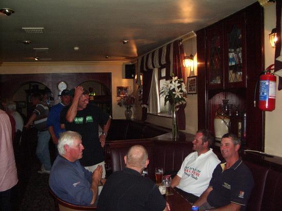 Discussion avec des anglais (John, Tony, Ian.)
